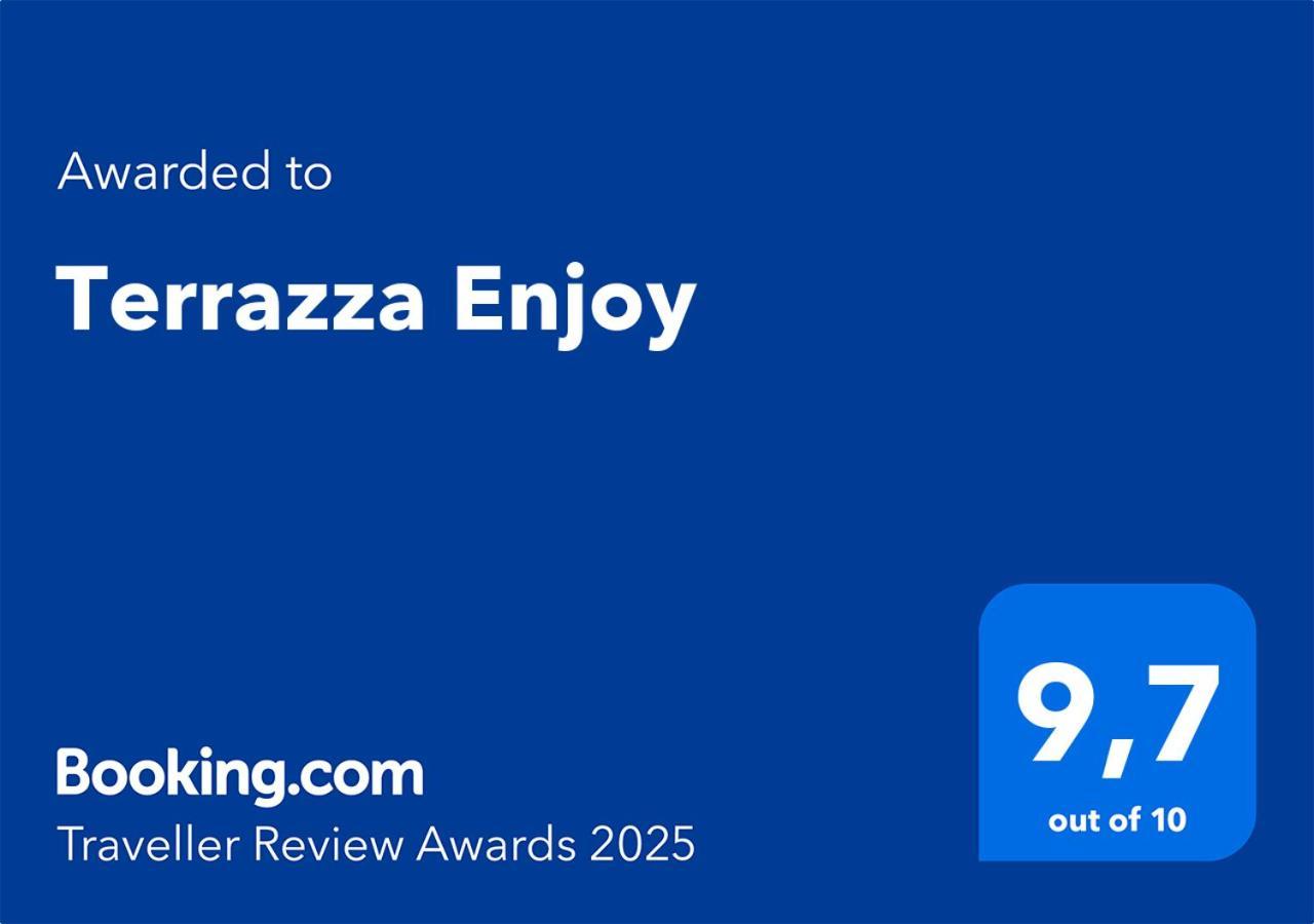 شقة Terrazza Enjoy يتوجاني المظهر الخارجي الصورة